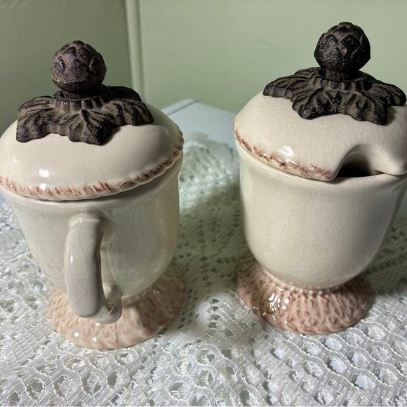 Vintagecream-colored ceramic sugar bowl and creamer set features decorative lids - Picture 4 of 8